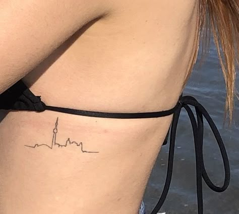 Canada Tatoos Ideas, Toronto Tattoo Ideas, Toronto Skyline Tattoo, Canada Tattoo Ideas Simple, New York Inspired Tattoo, Skyline Tattoo Ideas, Canada Tattoo Ideas, Nyc Skyline Tattoo, Chicago Skyline Tattoo