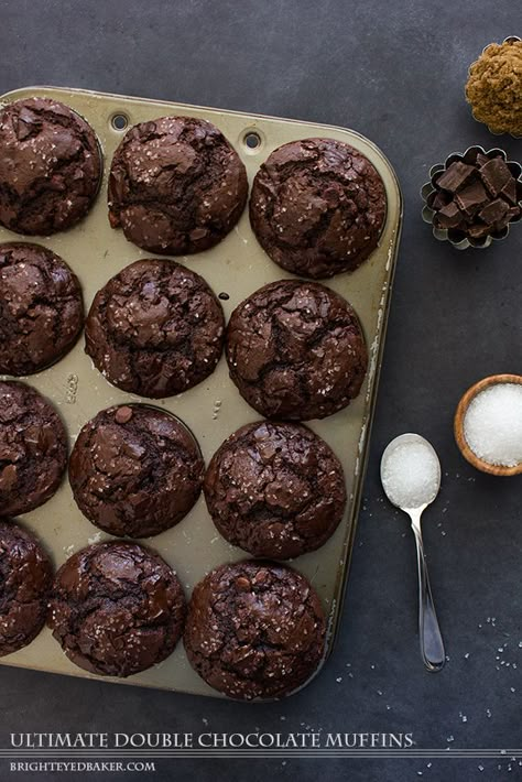 Ultimate Double Chocolate Muffins - The Chocolate Muffins to end all muffins - moist, tender, and full of deep chocolate flavor.| www.brighteyedbaker.com Chocolate Muffins Moist, Gluten Free Chocolate Muffins, Muffins Blueberry, Double Chocolate Muffins, Torte Cupcake, Best Bakery, Muffin Man, Gluten Free Muffins, Chocolate Muffins