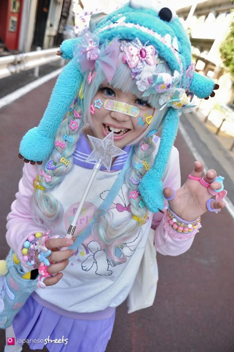 Decora Fashion Outfits, Decora Kei Fashion, Decora Girl, Decora Outfits, Decora Harajuku, Pastel Clothes, Harajuku Decora, Decora Fashion, Fairy Kei Fashion