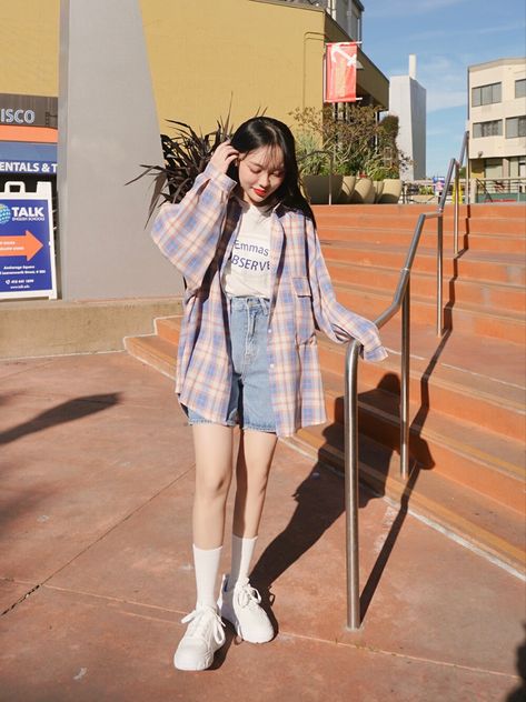 Korean Amusement Park Outfit, Amusement Park Outfit Korean, Tagaytay Outfit Ideas, Outfit Ideas With Names, Park Outfit Ideas Summer, Outfit Celana Pendek, Korean Summer Outfit, Ulzzang Fashion Summer, Amusement Park Outfit Summer