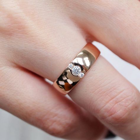 Square Band Rings, Wedding Bands For Women Thick, Gold Band Wedding Ring Women, Twist Wedding Band, Wedding Ring Women, Gold Band Wedding Ring, Modern Wedding Rings, Gold Wedding Bands, Wide Wedding Bands