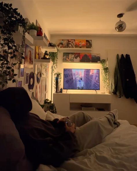 Xbox Set Up Bedroom, Room Inspo With Tv, Aesthetic Guy Room, Bedroom Apartment Aesthetic, Comfy Room, Indie Aesthetic Room, Relatable Comics, Funny And Relatable, Chill Room