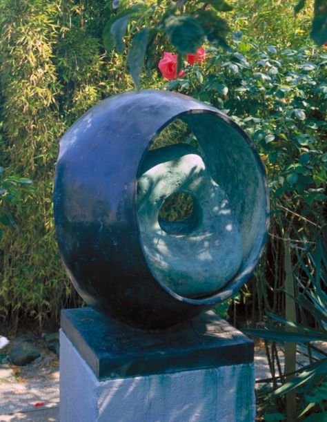 Barbara Hepworth Sculpture, Miles Johnston, Barbara Hepworth, Hollow Form, Magic Stones, Sculpture Garden, Plastic Art, Tate Modern, Natural Forms