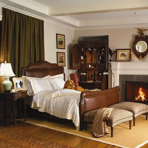 English House Bedroom, English Manor Houses Interior Bedrooms, Traditional English Bedroom, Country Manor Bedroom, Old Money Bedroom Men, Stately Bedroom, Bedroom Old Style, English Estate Bedroom, British Bedroom Ideas