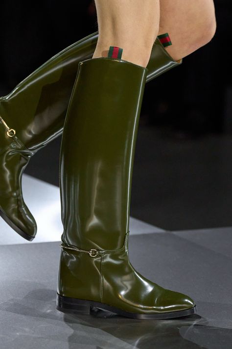 Gucci Fall 2024 Ready-to-Wear https://www.vogue.com/fashion-shows/fall-2024-ready-to-wear/gucci/slideshow/detail#45 Gucci 2024, Fancy Footwear, Fall Runway, Gucci Boots, Runway Shoes, Antonio Marras, Buckled Flats, Milano Fashion Week, Ermanno Scervino