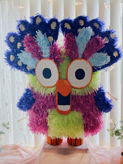 Pinata of bluey chattermax Chatter Max Pinata, Chattermax Pinata, Chattermax Bluey, Bluey Pinata Ideas, Bluey Piñata, Bluey Pinata, Christmas Piñatas, Fiesta Bluey, Birthday Pinata