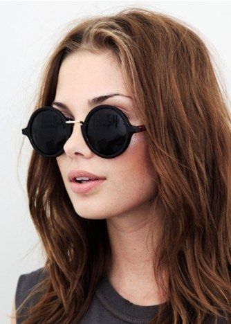 15 Different Styles of Round Sunglasses for Men and Women Vintage Sunnies, Oakley Glasses, Brand Sunglasses, Cheap Sunglasses, Girl With Sunglasses, Vintage Eyewear, Cool Sunglasses, Vintage Sunglasses, Black Sunglasses