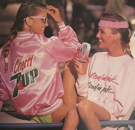 Mode Tennis, 1980s Aesthetic, 80’s Aesthetic, 80s Girl, Style Parisienne, New Retro Wave, 80s Nostalgia, Teen Magazine, 80s And 90s Fashion