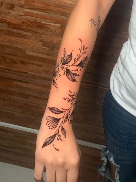 Wrap Around Wrist Tattoos, Botanical Tattoos, Tiny Bird Tattoos, Tattoo Over Scar, Wrist Tattoo Cover Up, Butterfly Wrist Tattoo, Flower Tattoo Ideas, Hand Tattoos For Girls, Best Tattoos For Women