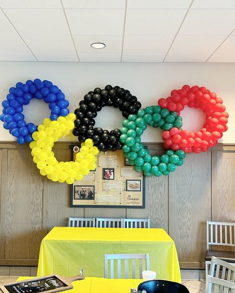 In honor of the 2024 Paris Olympics opening ceremonies today, I present our take on the widely recognizable Olympic rings. Let’s go Team USA! 🥇 #itsyourday #olympics #paris #olympicrings #olympicballoons #olympicsinspo #ballooninspo #creative #balloonideas #2024olympics #olympicqualifiers #balloongarland #balloonartist #balloonstylist #chickfila #goldmedal #goldmedalist #quality #inspo #reddingca #womanownedbusiness #corporateevents Olympics Birthday Party For Kids, Olympic Decorations, Olympic Party Decorations, Swim Banquet, Olympics Party, Gymnast Birthday Party, Olympic Party, Olympics Opening Ceremony, Olympic Rings