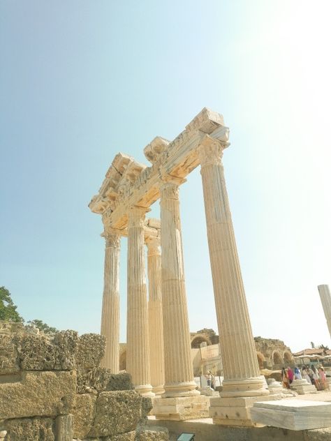 Apollo Temple Greece, Apollo Temple, Temple Of Apollo, Dream Trips, The Goal, Places To Go, Temple, Greece, Italy