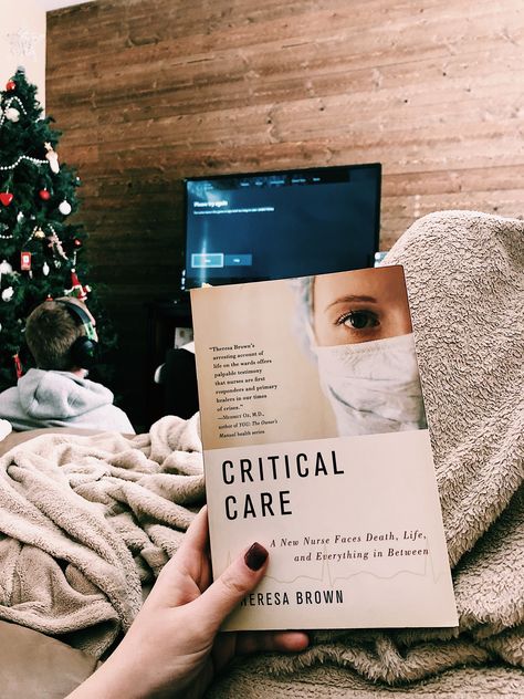 Critical Care Aesthetic, Critical Care Nurse Aesthetic, Nursing Books To Read, Nurse Aesthetic, Nursing Books, Critical Care Nursing, Medical Careers, Vision Board Photos, Acute Care