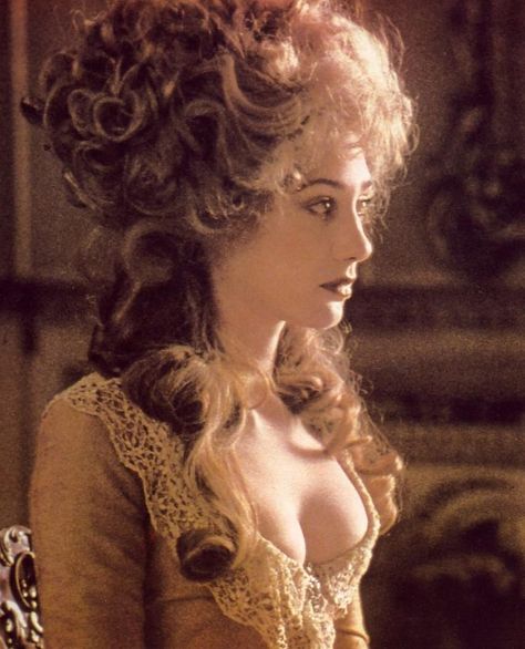 18th Century Hair, Marisa Berenson, Barry Lyndon, Carmen Dell'orefice, Jean Shrimpton, A Night At The Opera, Period Movies, Body Contour, 18th Century Fashion