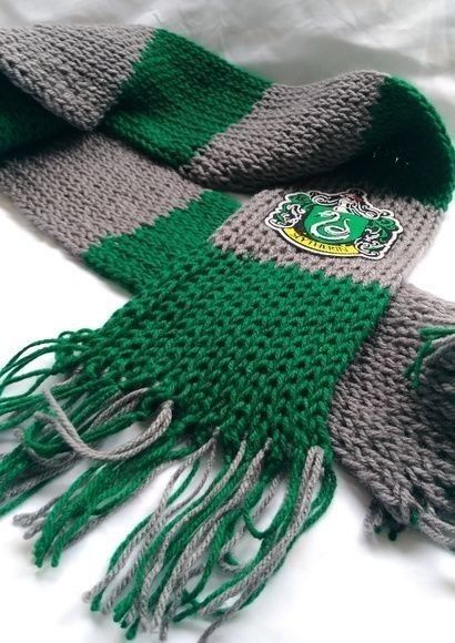 Slytherin Scarf, Gryffindor Scarf, Slytherin Wallpaper, Slytherin Fashion, Harry Potter Crochet, Slytherin And Hufflepuff, Harry Potter Scarf, Slytherin Pride, Images Harry Potter