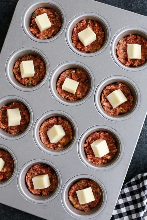 Muffin Tin Meatloaf Recipes, Muffin Pan Meatloaf, Easy Meatloaf Muffins, Easy Italian Meatloaf, Meatloaf Recipe With Cheese, Meatloaf Cups, Italian Meatloaf Recipes, Meatloaf Muffins Recipe, Mini Meatloaf Muffins