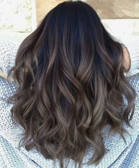 Subtle ash bayalage ombré on dark brunette Brunette Balayage, Brown Hair Balayage, Trendy Hair Color, Balayage Brunette, Haircut And Color, Brown Blonde Hair, Hair Color Balayage, Hair Color Dark, Dark Brown Hair