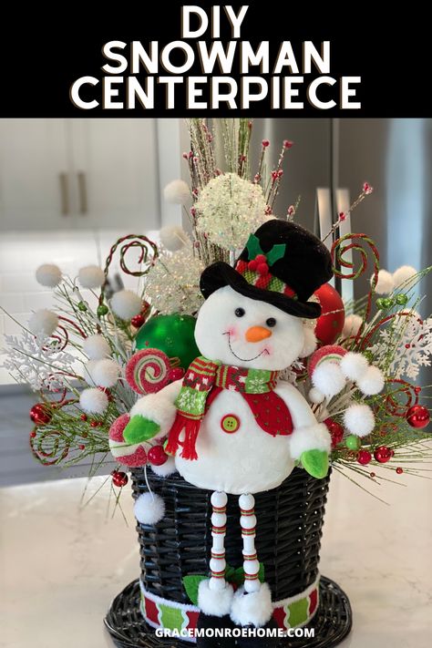 Learn to make a cute snowman centerpiece for your table! Grace Monroe, Diy Snowman Decorations, Snowman Crafts Diy, Christmas Decorations Wreaths, Christmas Crafts To Make, Christmas Centerpieces Diy, Diy Snowman, 2 Friends, Snowman Wreath