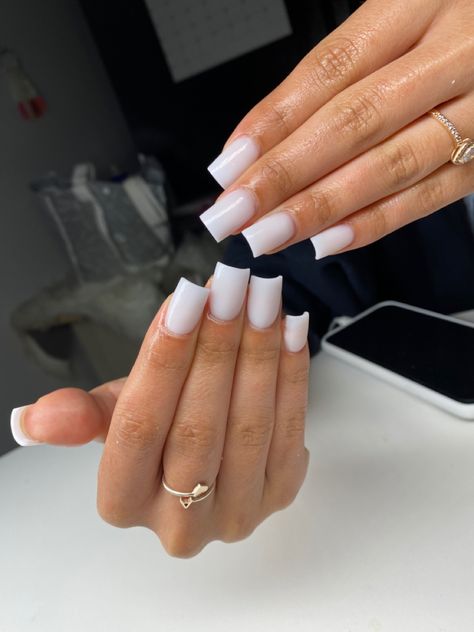 White Baddie Nails Short, Baddie Short Acrylic Nails White, 7th Grade Nail Ideas, Nails For 7th Grade Short, Nails For 7th Grade, Short Nails Baddie, White Square Acrylic Nails, Baddie Short Nails, Cute Baddie Nails Short