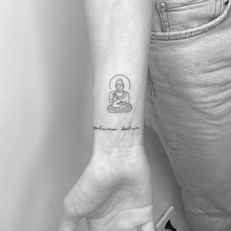 Small Buddha Tattoo, Buddhist Tattoo Sleeve, Tattoo Buddha, Buddhism Tattoo, Buda Tattoo, Hamsa Hand Tattoo, Buddhist Tattoo, Yoga Tattoos, Buddha Tattoo Design