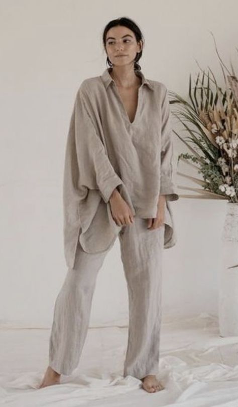 Wool And Linen Outfit, Comfy Linen Outfit, Winter Linen Outfit, Floral Dress Outfit Summer, Kimono Outfits, Blouse Ideas, Desi Fashion Casual, Trendy Blouse, Linen Fashion