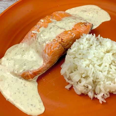 Scottish Salmon with Whiskey Cream Sauce - my Hungry Traveler Scottish Seafood Recipes, Scottish Salmon Recipe, Whiskey Cream Sauce, Whiskey Sauce, Whiskey Cream, Scottish Salmon, Cook Salmon, Salmon Farming, Poached Salmon