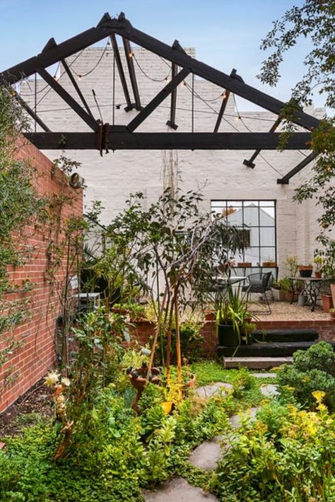 Industrial Courtyard, Restaurants Exterior, Adaptive Reuse Architecture, Modern Industrial Architecture, Roof Photography, Warehouse Exterior, Industrial Hall, Interior Courtyard, Modern Warehouse