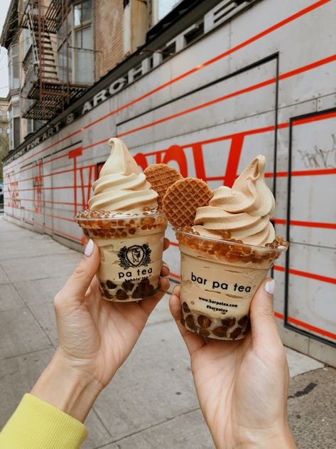 Smores Ice Cream, Shops In New York, Ice Cream Menu, Ice Cream Business, Milk Tea Recipes, Avocado Ice Cream, Matcha Ice Cream, Ice Cream Shops, Waffle Ice Cream