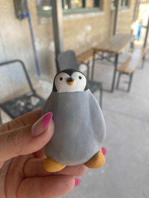 Air Dry Clay Penguin, Ceramic Penguin Pottery, Pottery Penguin, Penguin Pottery, Penguin Ceramic, Clay Penguin, Clay Objects, Easy Clay Sculptures, Penguin Art