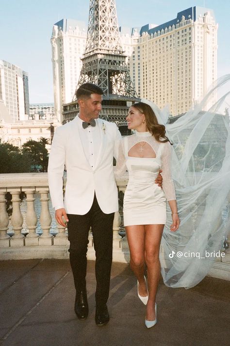 Retro Vegas Wedding Dress, Wedding In Vegas Outfit, Wedding Dress Vegas Style, Short Wedding Dress Off The Shoulder, Vegas Glam Wedding, Elopement Dress Vegas, Vegas Elopement Dress Short, Short Wedding Dress Vegas, Las Vegas Wedding Dress Short