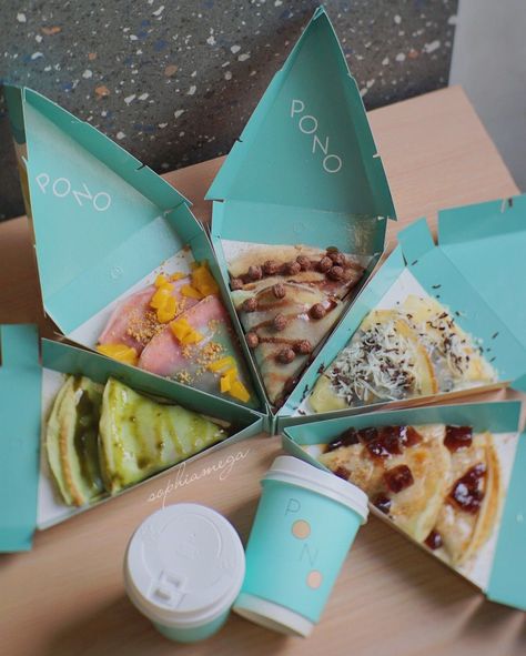 Crepe Box Packaging, Crepes Restaurant Design, Crepe Cafe Design, Crepe Business Ideas, Crepes Business, Creperie Design Ideas, Crepe Catering, Crepe Packaging, Creperia Ideas