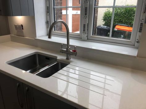 Quartz Window Sill Kitchen, Quartz Window Sill, Stone Splashback Kitchen, Kitchen Wall Tiles Backsplash, Interior Window Sill, Hob Splashback, Blue Shaker Kitchen, Kitchen 2022, Kitchen Sink Window