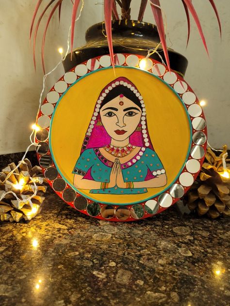 Welcome lady mirrorwork padharosa Female Portrait Poses, Welcome Pictures, Book Art Projects, Easy Rangoli Designs, Easy Rangoli, Painted Books, Simple Rangoli, Woman Drawing, Portrait Poses