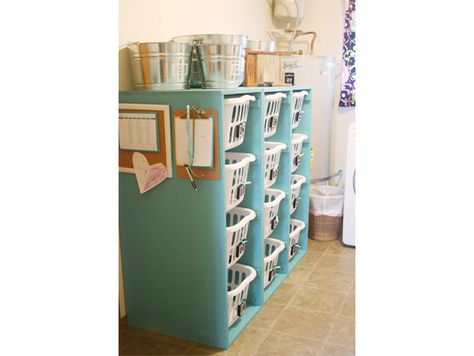 Finished dresser ~ This is an awesome way to organize laundry.  I was thinking though that it would rock it when it comes to organizing larger items (like baby stuff or toys or blankets/linens)  Just to figure out how to convince J that I need it...  ;) Bedroom Dresser Organization, Basket Dresser, Laundry Basket Dresser, Diy Laundry Basket, Laundry Basket Storage, Laundry Basket Organization, Dresser Organization, Diy Laundry, Ideas Hogar