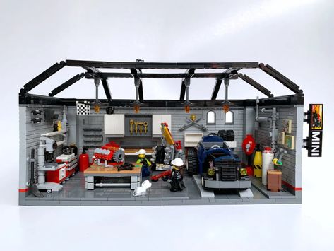 Lego Car Garage Ideas, Lego Car Garage, Lego Habitat, Lego Garage, Lego Room Ideas, Car Showroom Interior, Adult Lego, Lego Factory, Lego Christmas Village