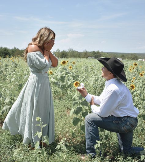 #sunflower #engagement #engagementphotos #sunflowerfields #sunflowerphotography #proposal #wedding Proposal Ideas Sunflowers, Sunflower Field Proposal, Sunflower Field Engagement Photos, Proposal In Sunflower Field, Sunflower Garden Couple Photoshoot, Couple Poses In Sunflower Field, Sunflower Photography, Proposal Engagement, Sunflower Fields