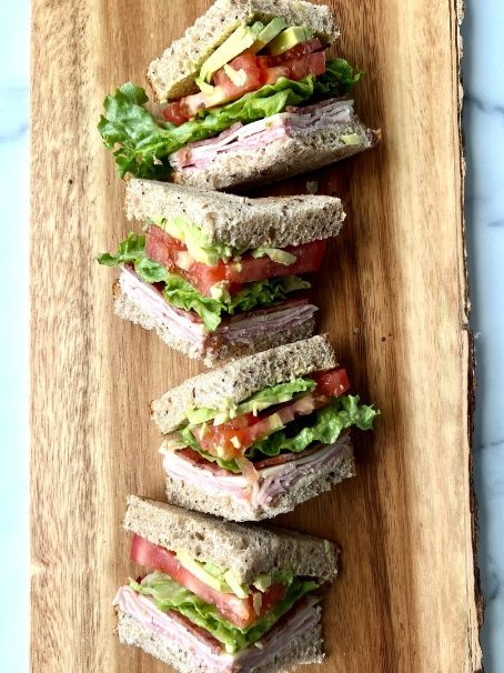 Healthy Ham and Cheese Club Sandwich With 34g of Protein High Protein Sandwiches, Oven Sandwiches, Protein Sandwiches, Healthy Macros, Healthy Ham, Protein Sandwich, High Protein Meal Plan, Healthy High Protein Snacks, Sandwich Thins