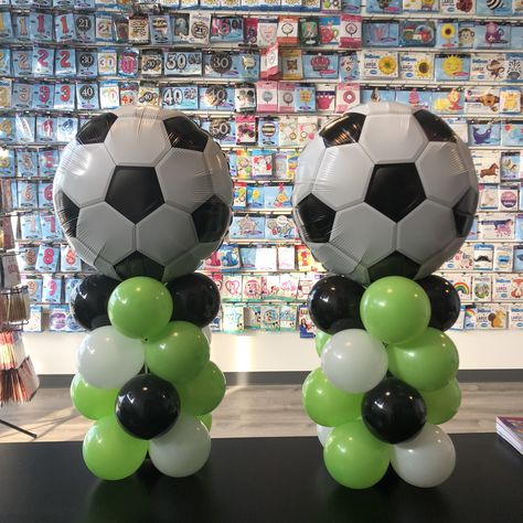 Cool Crafts Diy, Cool Crafts For Kids, Soccer Party Decorations, Soccer Banquet, Soccer Theme Parties, Football Theme Birthday, Soccer Birthday Cakes, Football Party Decorations, Cool Crafts