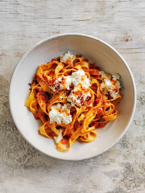 Roasted Capsicum And Sundried Tomato Pesto Pasta | Donna Hay Capsicum Pasta, Sundried Tomato Pesto Pasta, Pesto Ricotta, Capsicum Recipes, Cafe Lunch, Sundried Tomato Pasta, Roasted Cauliflower Salad, Pasta Carbonara Recipe, Roasted Capsicum