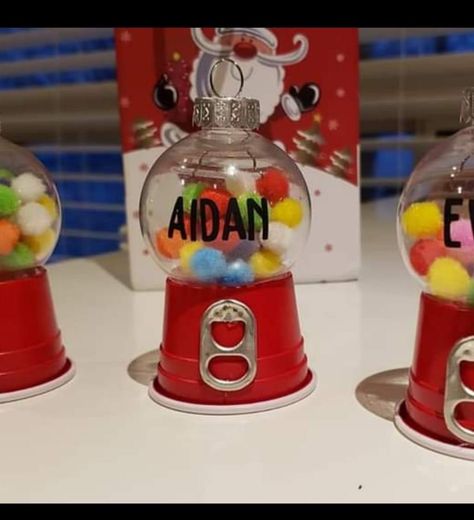 Gum Ball Machine Ornament, Solo Cup Crafts, Gumball Machine Craft, Science Center Preschool, Fair Crafts, Diy Gumball Machine, Snow Globe Crafts, Bubble Gum Machine, Kindness Gifts