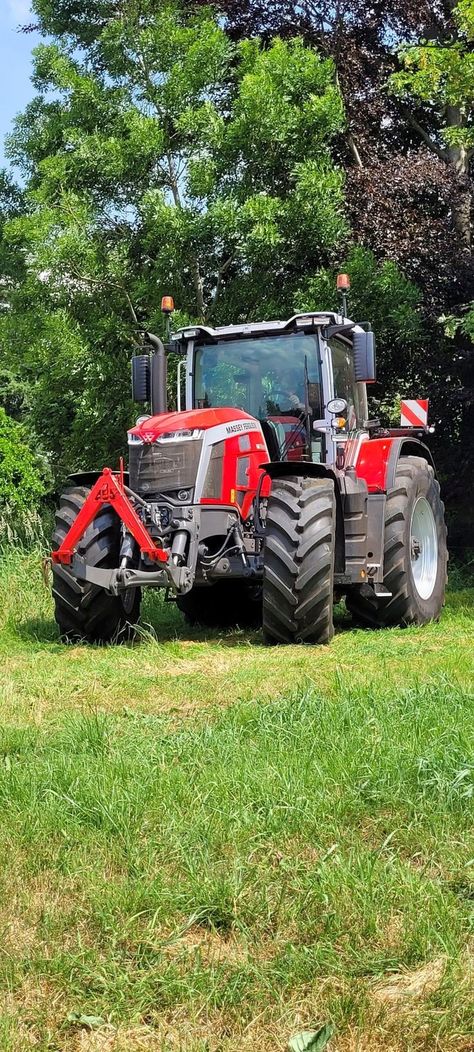 Tractor Photography, Massey Tractor, Big Tractors, Massey Ferguson Tractors, Red Pictures, Massey Ferguson, Case Ih, John Deere Tractors, Holiday Pictures