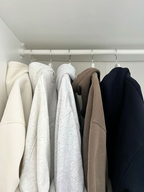 Neutral Hoodies, Aesthetic Closet, Basic Aesthetic, Room Organization Bedroom, Aesthetic Neutral, Hoodies Aesthetic, Mode Zara, Hoodie Collection, Foto Tips