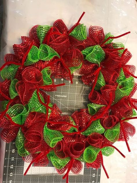 Christmas Deco Mesh Wreath, Diy Deco Mesh Wreath, Christmas Deco Mesh, Deco Mesh Wreaths Tutorials, Deco Mesh Wreaths Diy, Christmas Front Door, Mesh Wreath Tutorial, Christmas Wreaths Diy Easy, Deco Mesh Christmas Wreaths