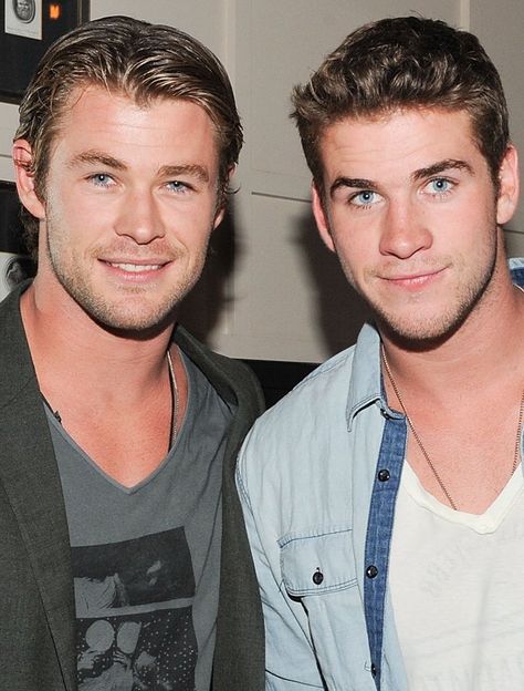 Chris and Liam Hemsworth | Yes Please!! - Brothers Chris Hemsworth and Liam Hemsworth Hemsworth Family, Christopher Hemsworth, Snowwhite And The Huntsman, Luke Hemsworth, Hemsworth Brothers, Chris Hemsworth Thor, Lil Bro, Septième Art, Perfect People