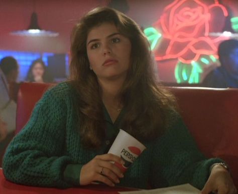 Lori Loughlin Lori Laughlin Style Full House, Lori Loughlin 80s, Lori Loughlin 90s, Lori Loughlin Full House, 80s People, Aunt Becky, 80s Pictures, 80s Inspired Outfits, 1980s Hair