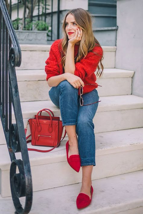 Red Pullover Outfit, Red Flats Outfit, Valentines Day Outfits Casual, Valentine Outfits For Women, Valentine Outfits, Cute Valentines Day Outfits, Winter Outfits Ideas, Casual Holiday Outfits, Pullovers Outfit