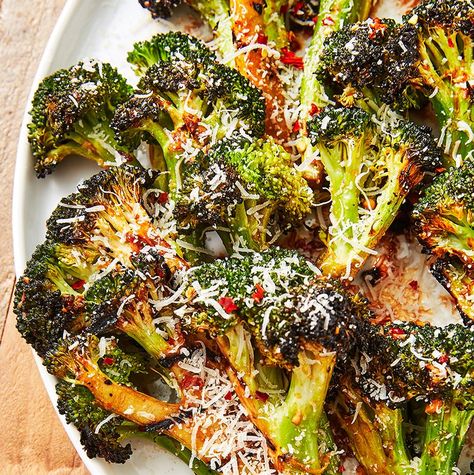 Grilled Broccoli - Delish.com Honey And Garlic, Grilled Broccoli, Grilled Dinner, Anniversary Dinner, Grilled Veggies, Broccoli Recipes, Flank Steak, Grilled Vegetables, Veggie Sides