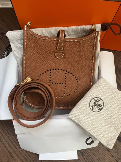 #hermesbag #hermesevelynetpm #hermes Hermes Mini Evelyne, Hermes Evelyn Bag, Ive Got This, Bag Obsession, Hermes Bag, Shopping List, Wish List, Vision Board, Queen