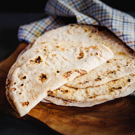 Homemade Lavash Bread, Eastern Food Recipes, Middle Eastern Food Recipes, Lavash Wrap, History Of Baking, Turkish Food Recipes, Food Recipes Vegetarian, Braised Leeks, Tandoor Oven