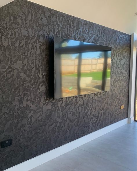 Textured Feature Wall Ideas, Tv Wall Texture Design, Bedroom Texture Paint Wall, Wall Plastering Design, Wall Texture Design Exterior, Textured Plaster Walls, Wall Texture Design Living Rooms, Black Venetian Plaster, Bachelor Living Room