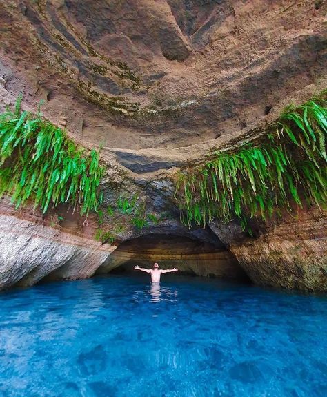 📍Cuevas de Moncagua, San Miguel,... - El Salvador es MÁGICO Places I Want To Go, Santos